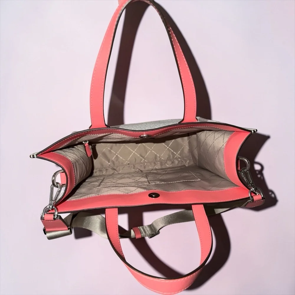 MICHAEL KORS Kenly Large Signature Logo Tape Tote Bag : Grapefruit and white